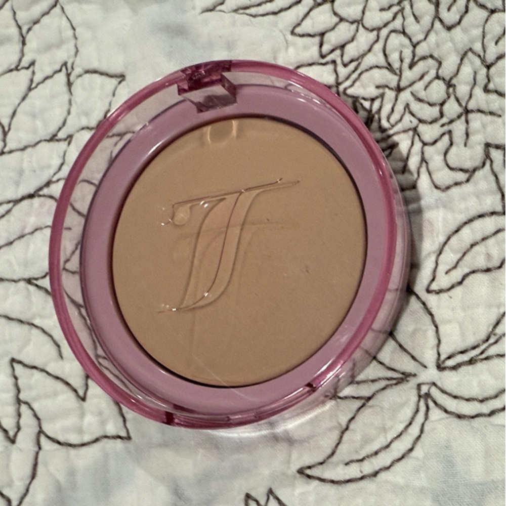 TYS BEAUTY, LLC sheet setting powder for light skinin Heaven NWOB